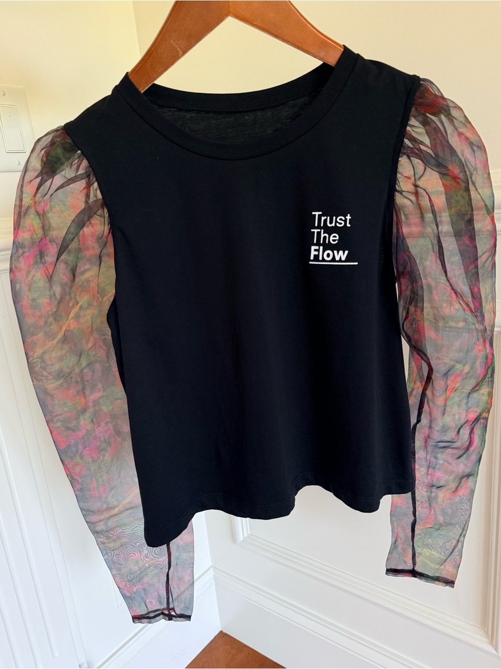 ZARA Women's Blouse Floral Sheer Puff Sleeves Cropped Top
Trust The Flow Size XS